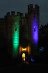 Warwick Castle in Licht getaucht