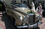 Kazuko wurde im Bentley zur Hochzeit gefahren...
