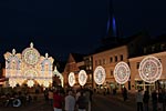 Marktplatz Unna geschmckt mit italienischer Lichtkunst
